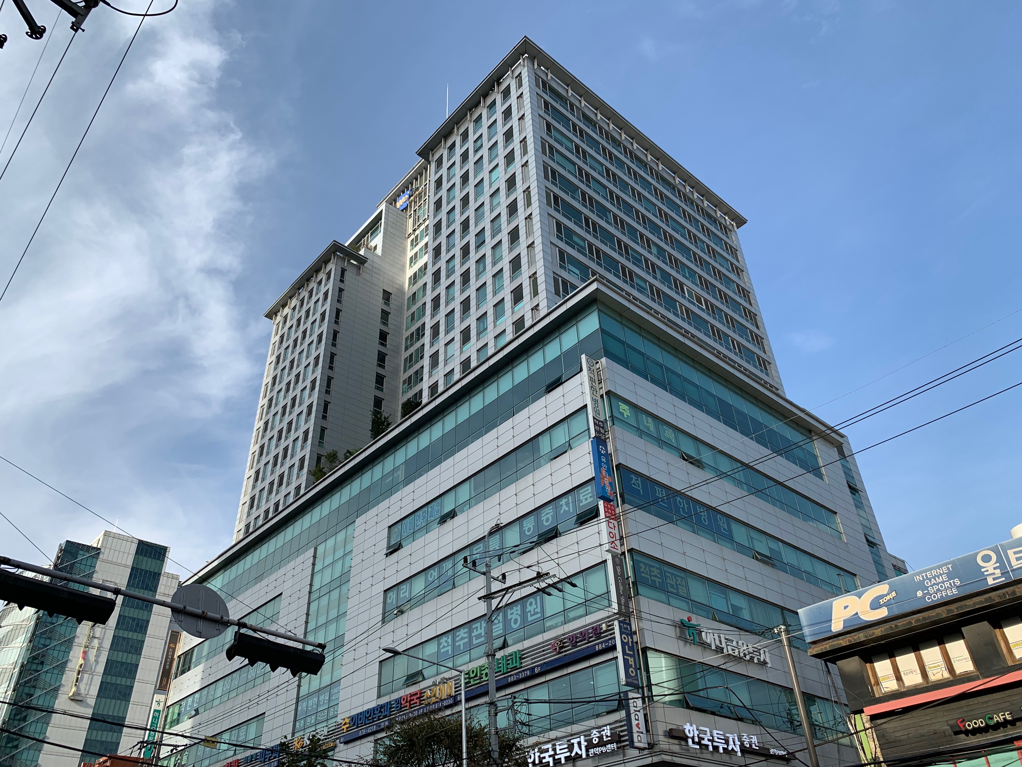 '신림동 청암두산위브센티움'의 실거래가, 시세, 매물, 주변정보 | 아파트는 호갱노노