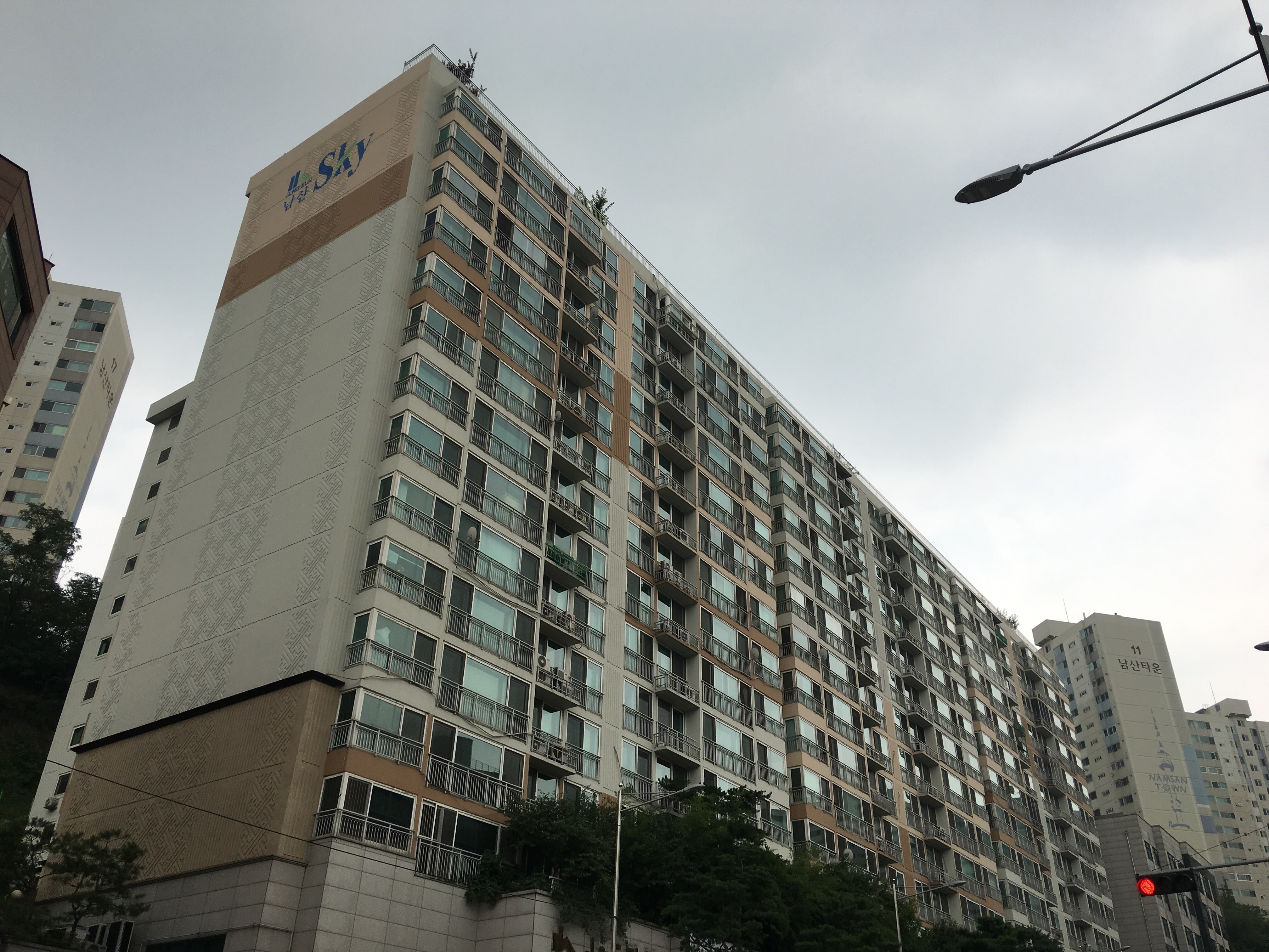 '신당동 남산정은스카이'의 실거래가, 시세, 매물, 주변정보 | 아파트는 호갱노노